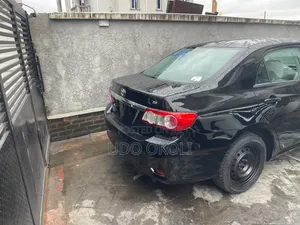 Toyota Corolla 2012 Black