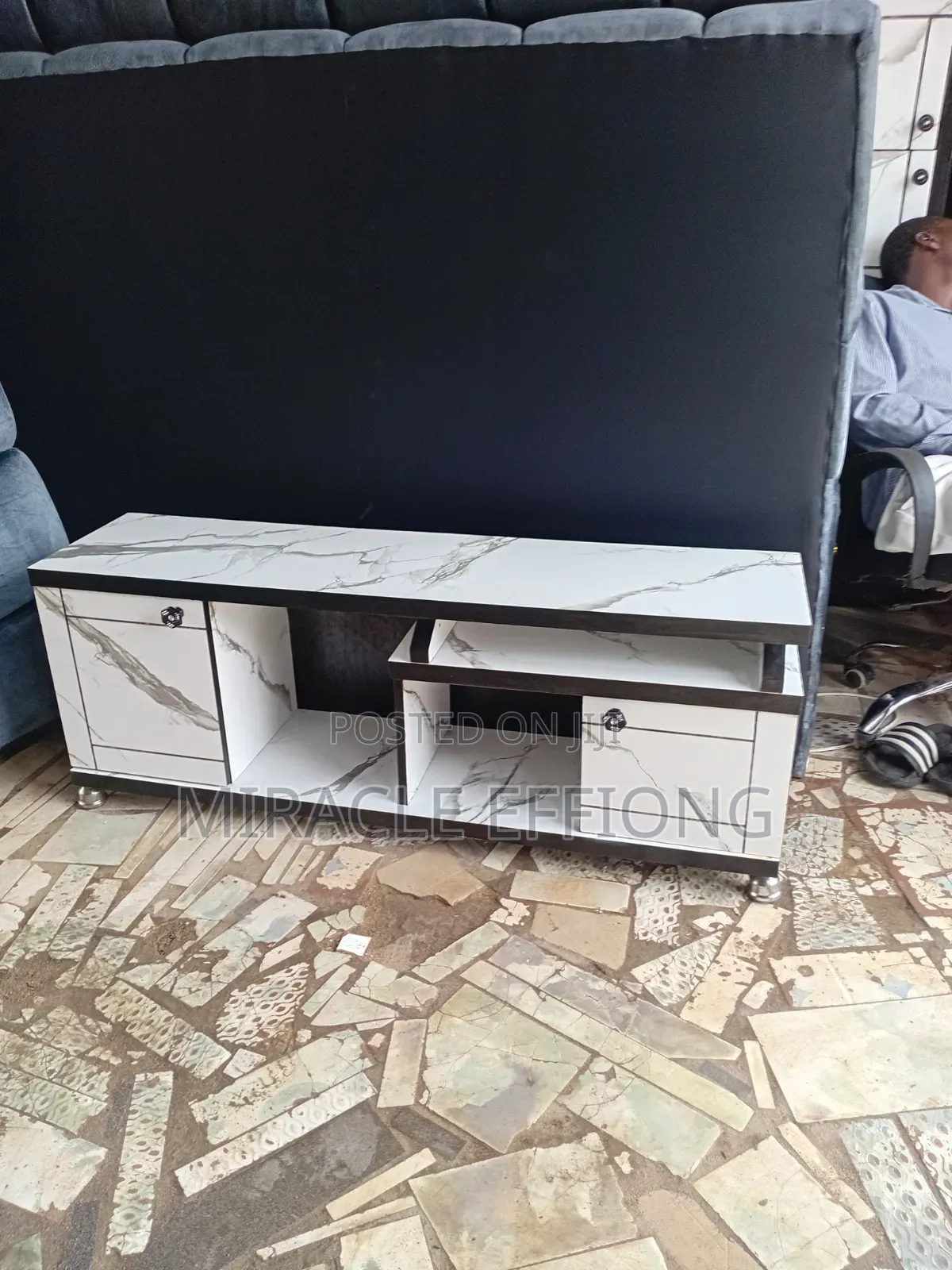 TV Bench Standard