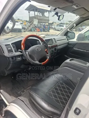 Toyota HiAce 2011 White