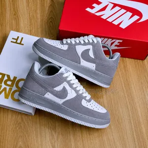 X- Nike Kicks
