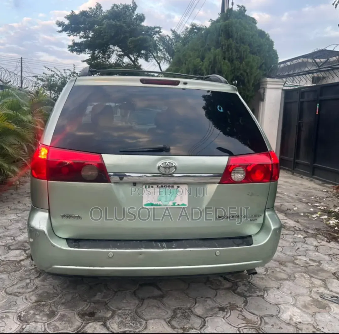 Toyota Sienna 2008 Green