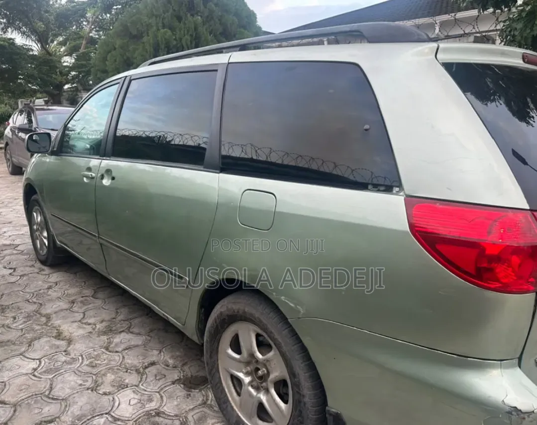 Toyota Sienna 2008 Green