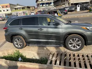 Toyota Highlander Limited Platinum 4dr SUV (3.5L 6cyl 6A) 2014 Gray