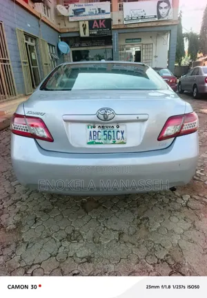Toyota Camry LE 4dr Sedan (2.5L 4cyl 6AM) 2010 Silver