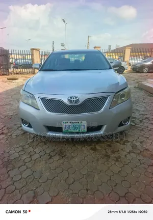 Toyota Camry LE 4dr Sedan (2.5L 4cyl 6AM) 2010 Silver