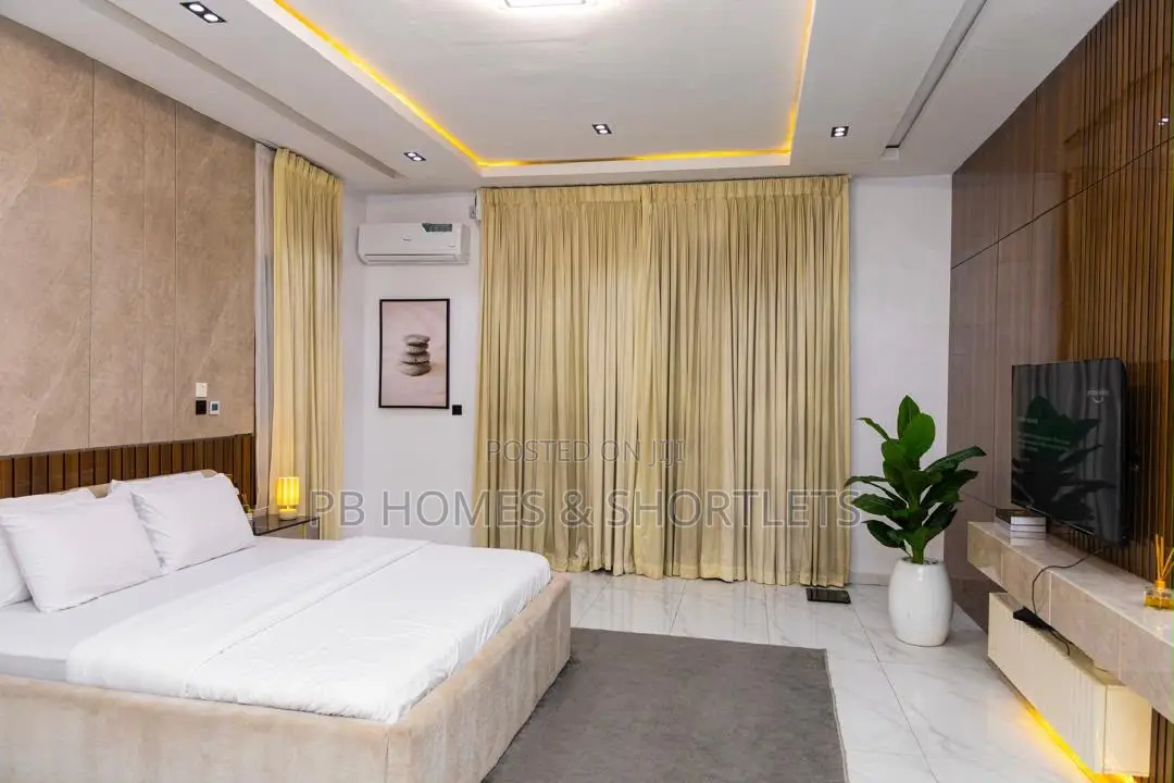 Luxurious Three Bedroom Smart Home Duplex