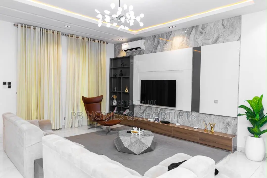 Luxurious Three Bedroom Smart Home Duplex