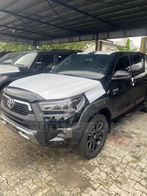 New Toyota Hilux 2025 Black