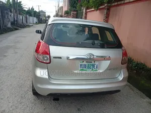 Toyota Matrix 2002 White