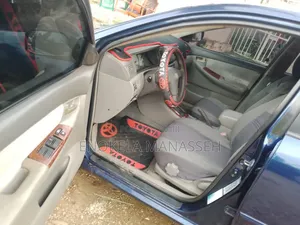 Toyota Corolla LE 2004 Blue