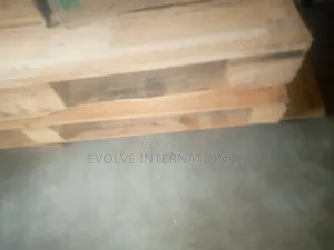 Realistic Multiple Use Wooden Pallets