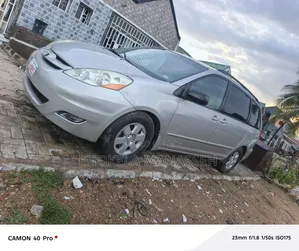 Toyota Sienna LE 4WD 2007 Silver