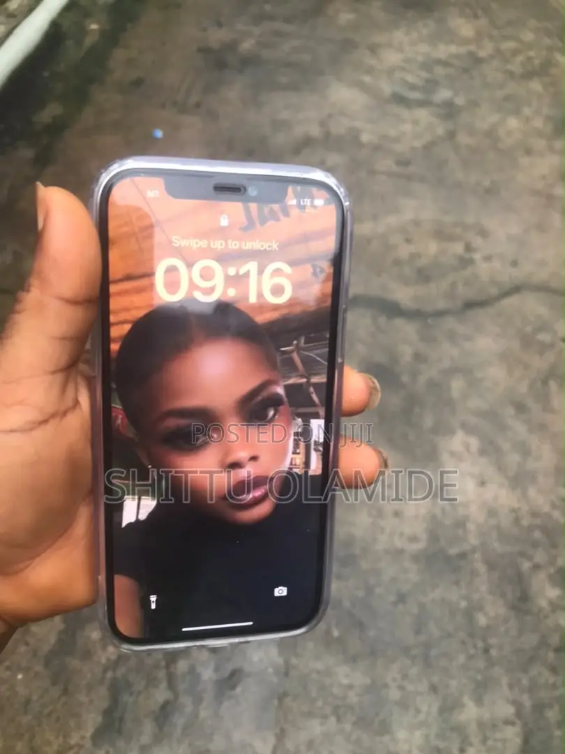 Apple iPhone 12 128 GB White