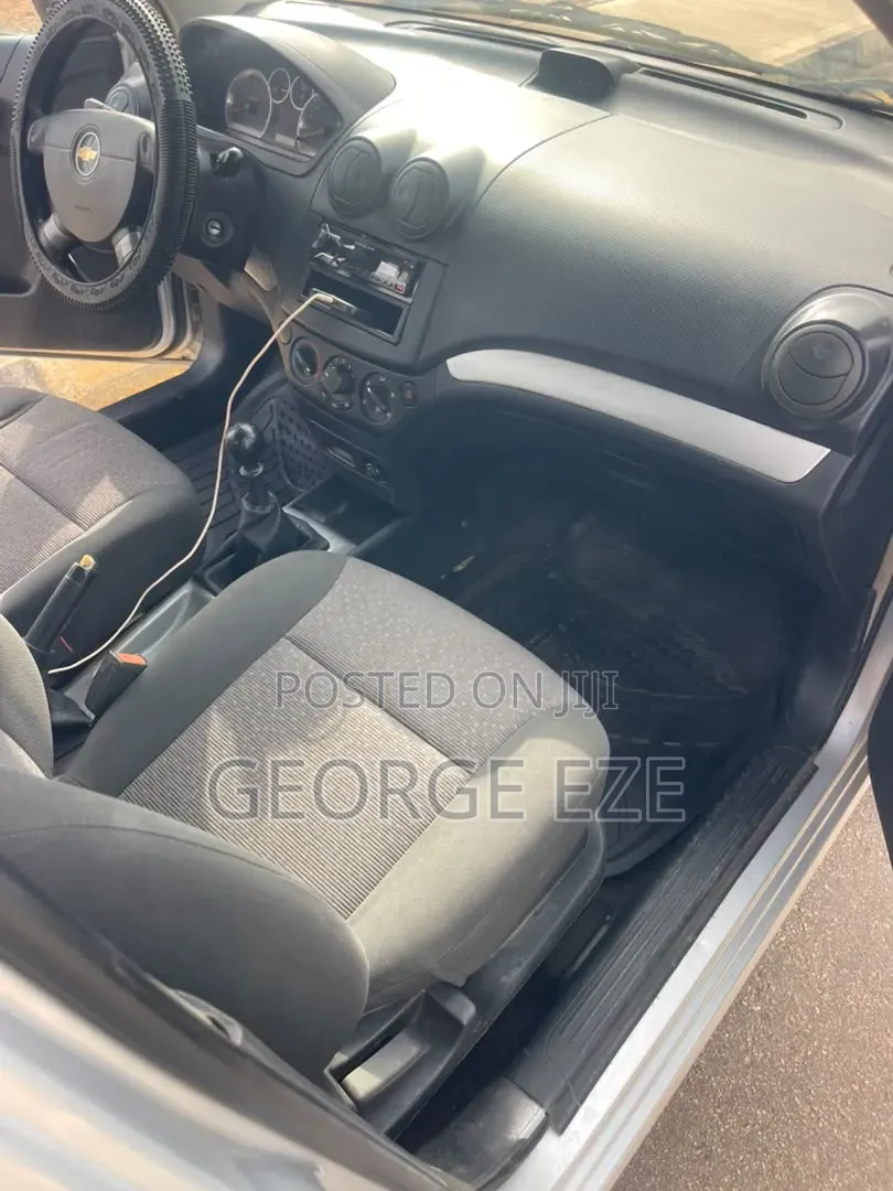 Chevrolet Aveo 2014 Silver