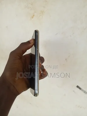 Apple iPhone X 64 GB White