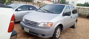 Toyota Sienna 2002 Silver