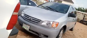 Toyota Sienna 2002 Silver