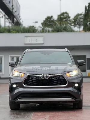 Toyota Highlander L 2021 Gray