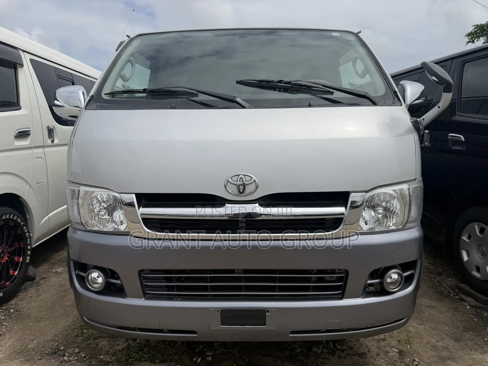 Toyota HiAce 2011 Silver