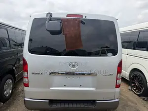 Toyota HiAce 2011 Silver