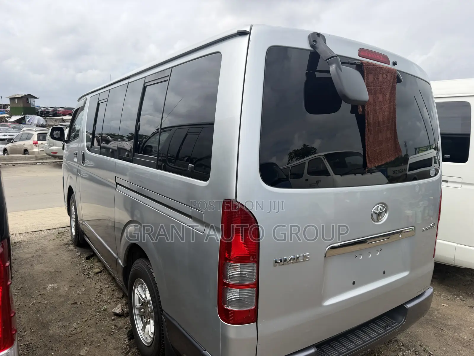 Toyota HiAce 2011 Silver