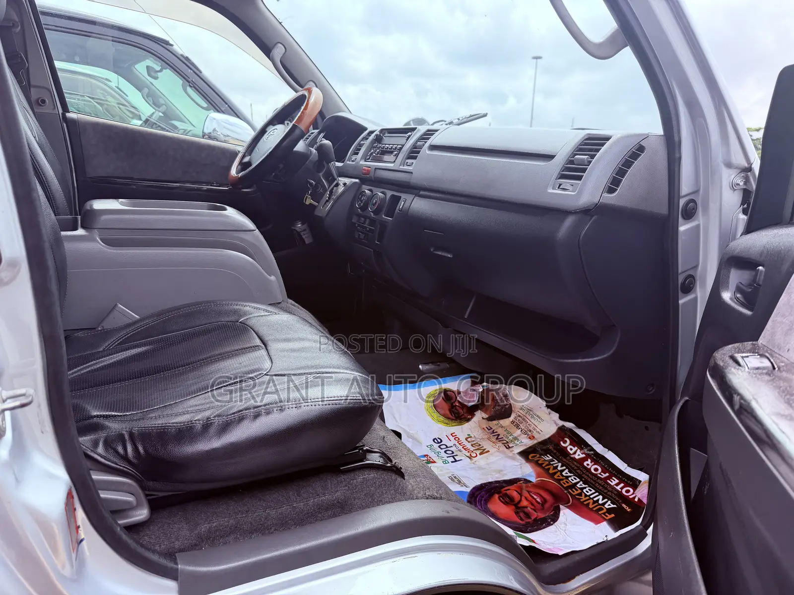 Toyota HiAce 2011 Silver