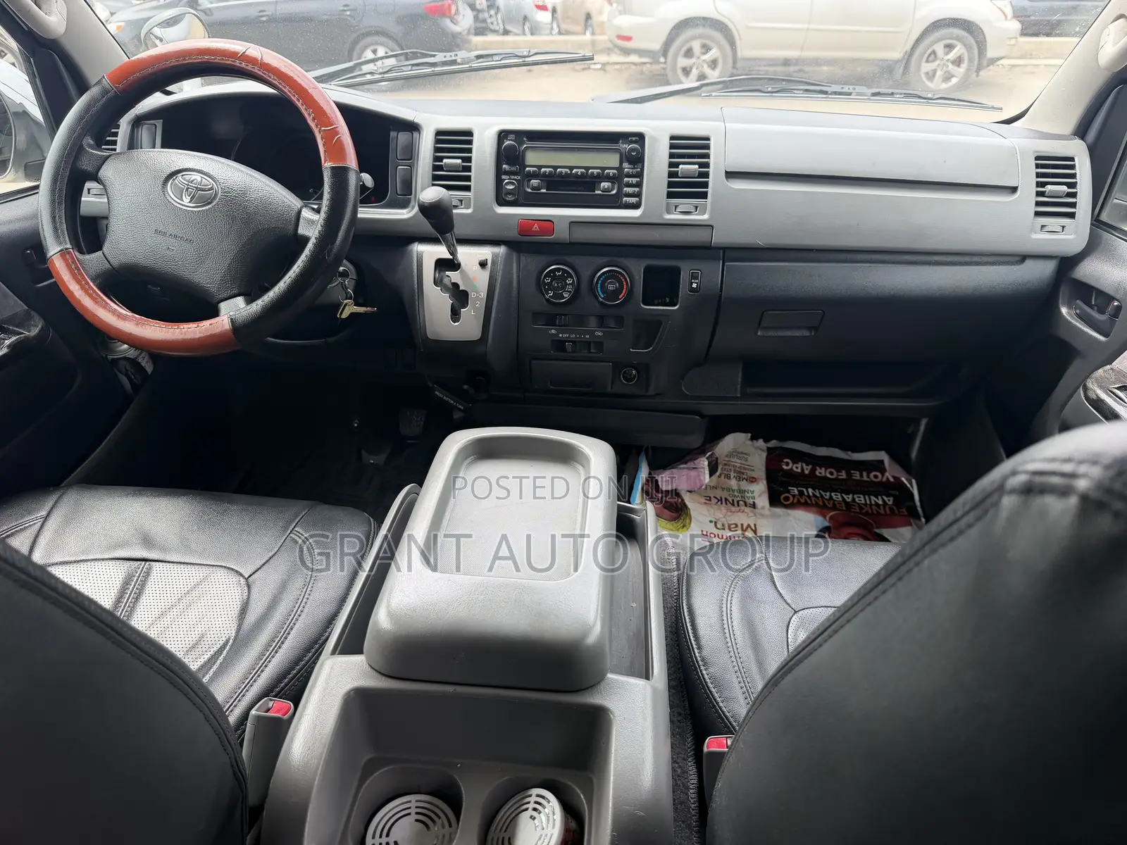 Toyota HiAce 2011 Silver