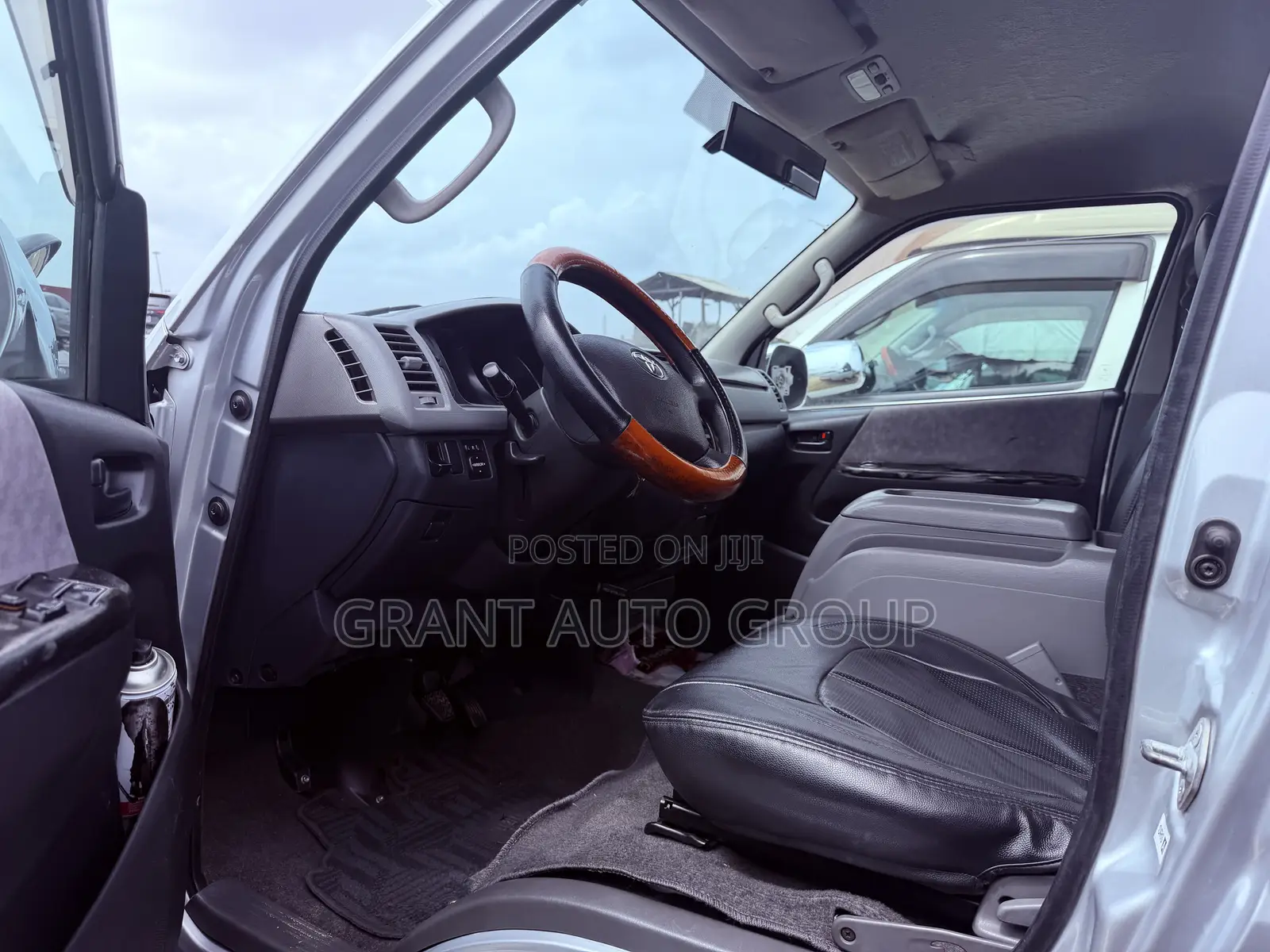 Toyota HiAce 2011 Silver