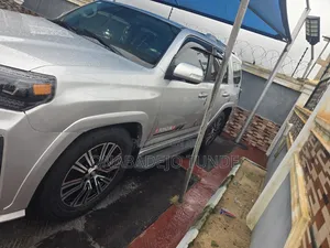 Toyota 4-Runner Limited 2WD 2012 White