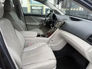 Toyota Venza V6 AWD 2010 Gray