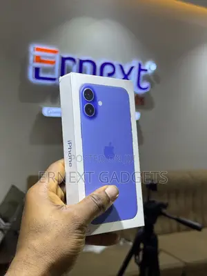 New Apple iPhone 16 256 GB Blue