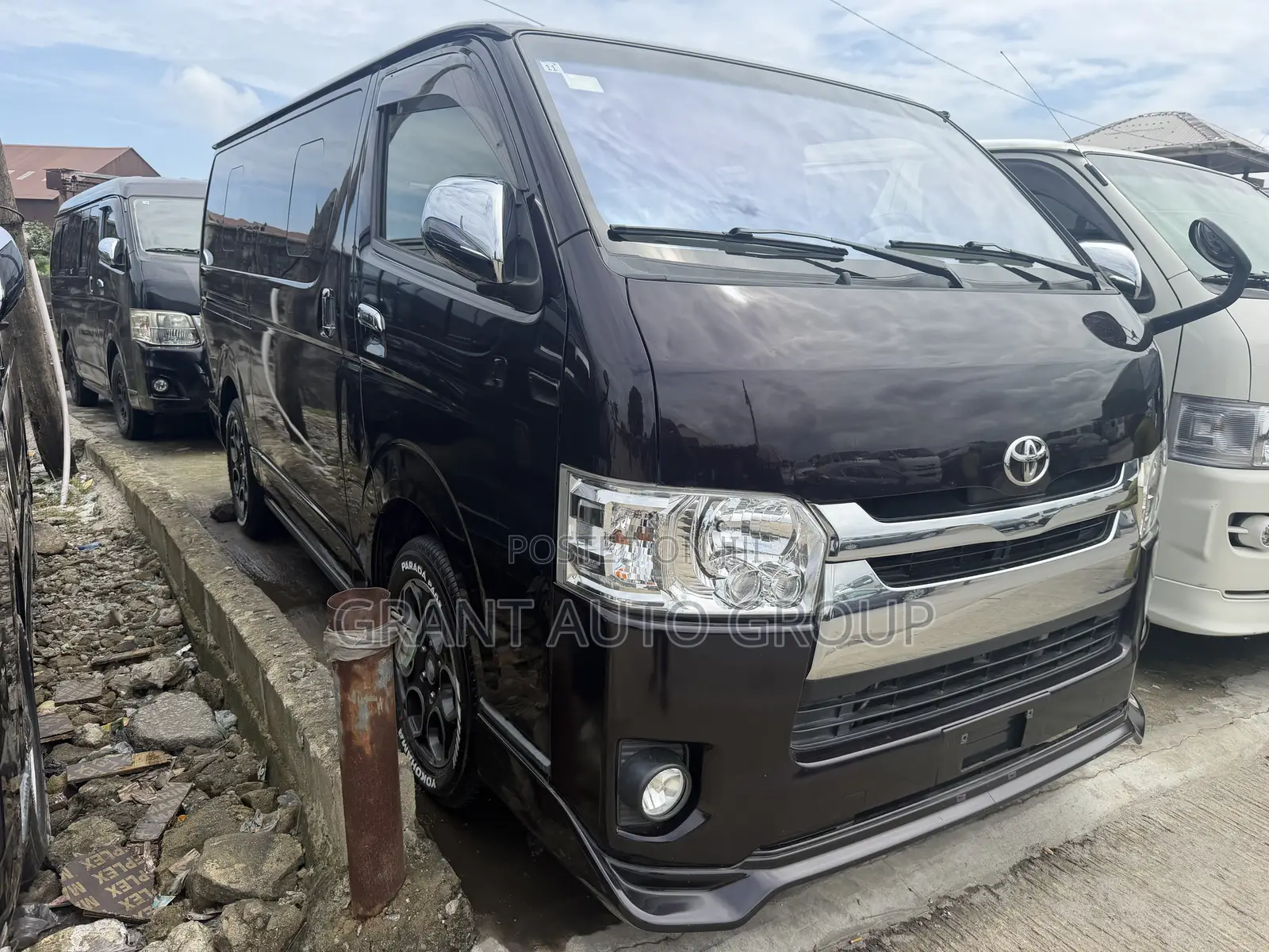 Toyota HiAce 2017 Beige