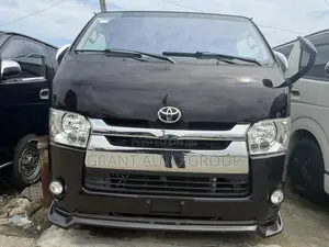 Toyota HiAce 2017 Beige