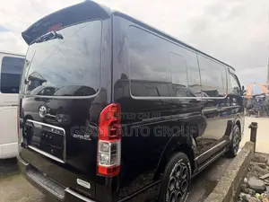 Toyota HiAce 2017 Beige
