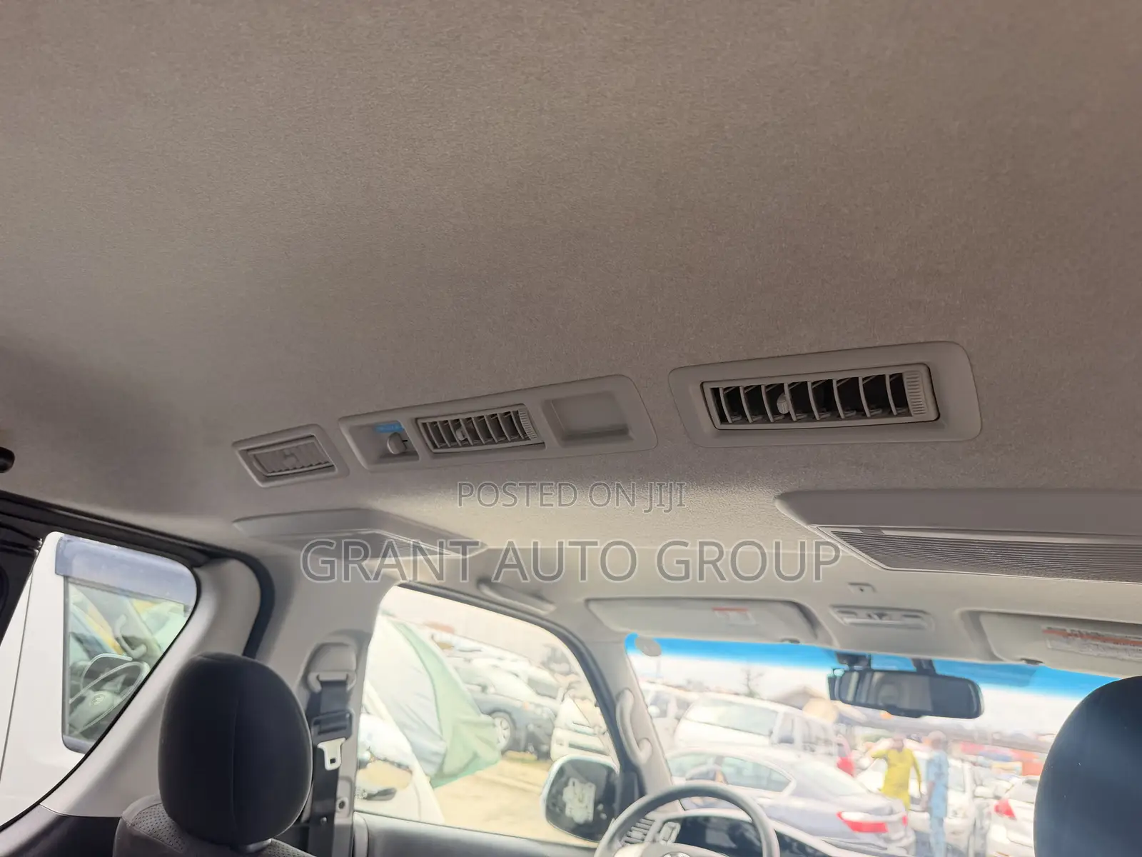 Toyota HiAce 2017 Beige