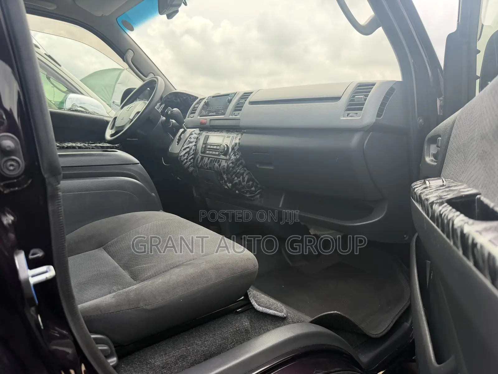 Toyota HiAce 2017 Beige