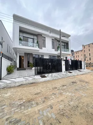 4bdrm Duplex in Ikota for sale