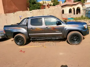 Booth Cover for Toyota Tacoma From 2007 to 2018