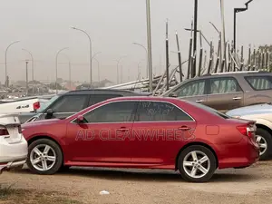 Toyota Camry SE 4dr Sedan (2.5L 4cyl 6A) 2014 Red