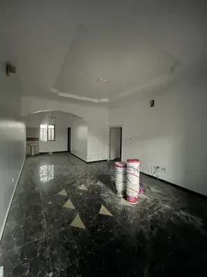 3bdrm Block of Flats in Off Lekki County for rent