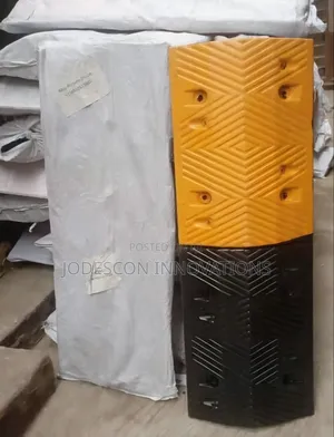 Heavy-Duty Rubber Speed Bumps / Traffic Safety Humps