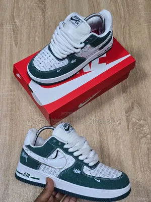 Nike Banger Comfy Sneaker