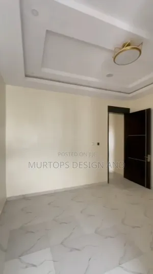 2bdrm Townhouse / Terrace in Lekki Phase 2 for rent