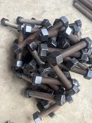 1’’ X 180mm ASTM A193 Grade B7 Alloy Studs