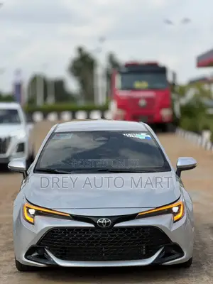 Toyota Corolla SE 2023 Silver