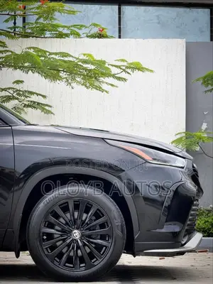 Toyota Highlander XSE AWD 2024 Black