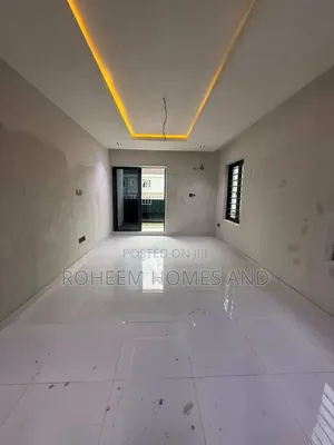 2bdrm Block of Flats in Secured Area, Ikate for sale