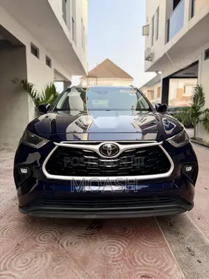 Toyota Highlander XLE 2021 Blue