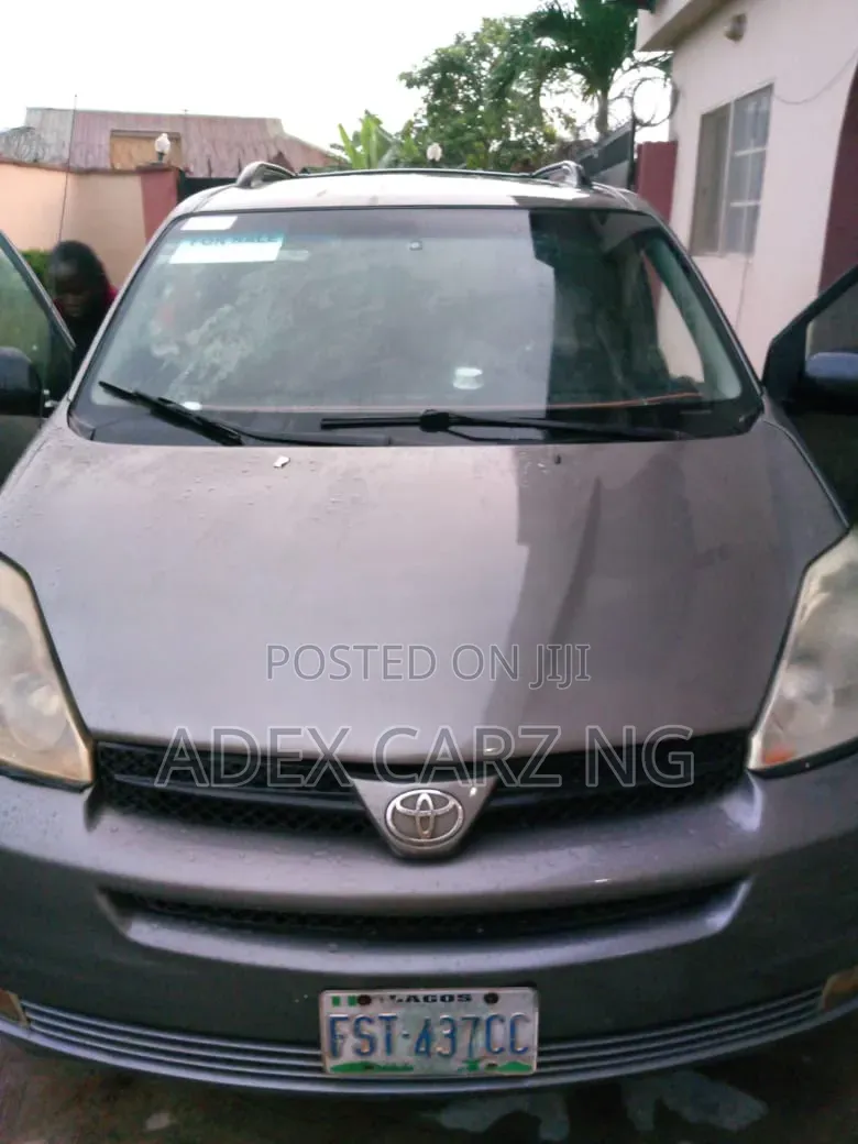 Toyota Sienna 2005 Gray