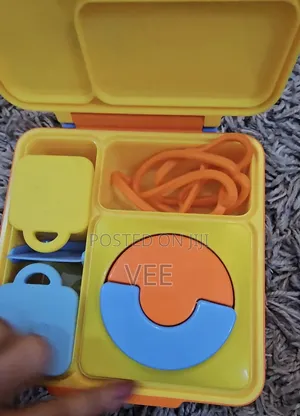 Omie Lunch Box for Kids Plus Dips